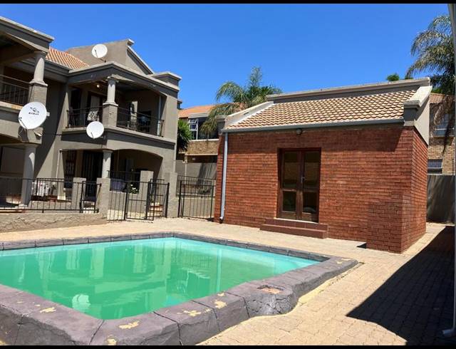 2 BEDROOM COMPLEX FOR SALE IN LITTLE FALLS